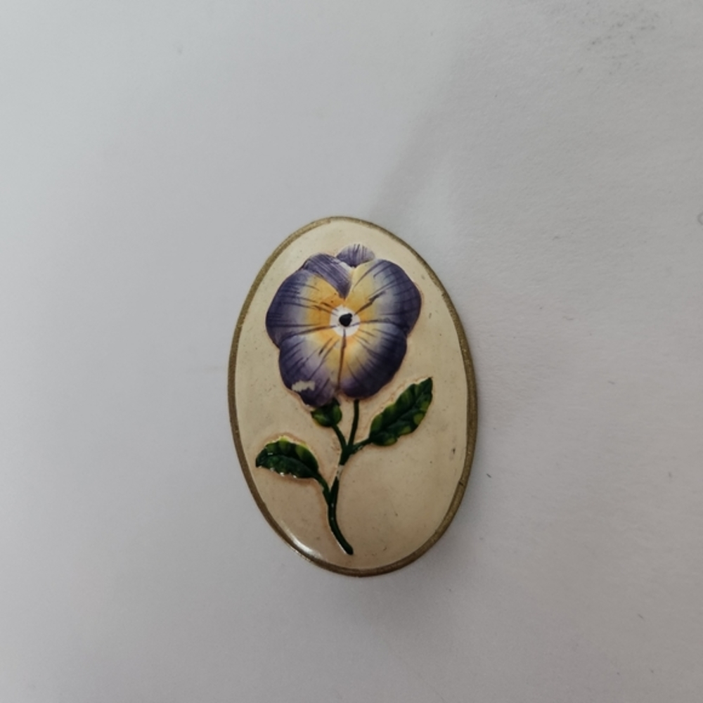 Oval Floral Relief Brooch